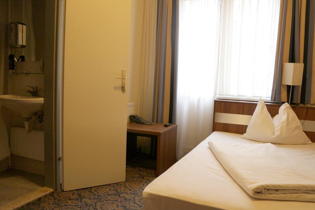 Hotel Carina Vienna Exterior photo